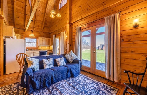 Geneva Casa | ❤ of Seneca Wine Trail☞A/C☞Fire Pit☞Smart TV