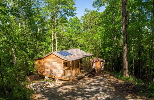Marshall Cabina | Off-Grid Cabin-Appalachia Glamping-30 Min to AVL-4WD Needed - NO Cleaning Fee!