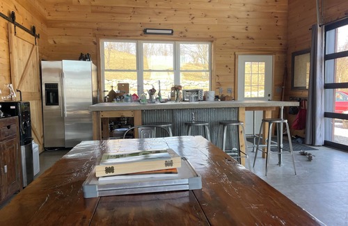 Cynthiana Casa | Off-Grid Experience in Bainbridge Ohio. Close to lakes and trails.