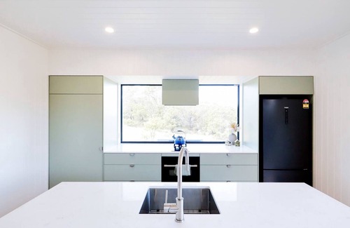 Tenterfield Casa | Off-Grid Farm Stay with Scenic Views