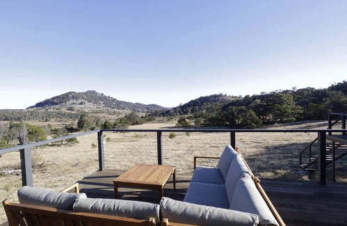 Tenterfield Casa | Off-Grid Farm Stay with Scenic Views