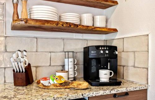 Wimberley Casa | Off-Grid Luxurious Tiny Cabin with Incredible Outdoor and Indoor in Texas
