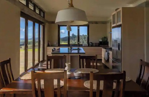 Mangapai Casa | Off-Grid Luxury - Soak In The View