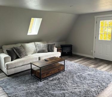 Rogue River Otro | Off Grid Luxury - Unit A