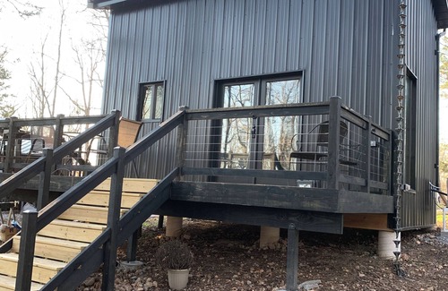 Mountain View Cabina | Off-Grid "Sweet B Cabin" in the Ozark Mountains