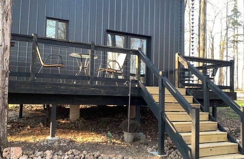 Mountain View Cabina | Off-Grid "Sweet B Cabin" in the Ozark Mountains