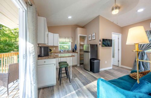 Newport Casa | Off-Grid Tiny House with Fire Pit and Countryside Views in Tennessee