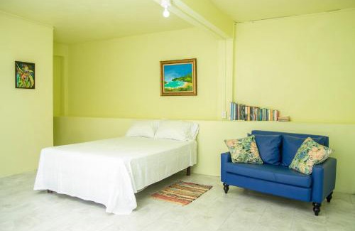 Las Cuevas Cama Y Desayuno | Off-grid Zen Forest Den