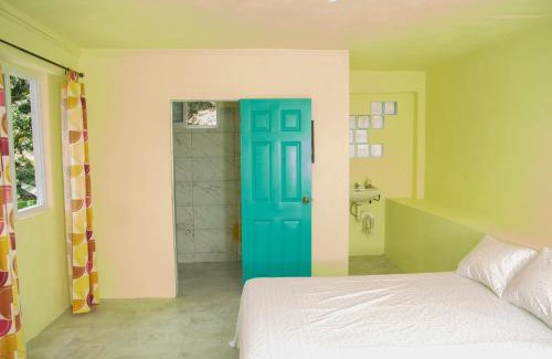 Las Cuevas Cama Y Desayuno | Off-grid Zen Forest Den