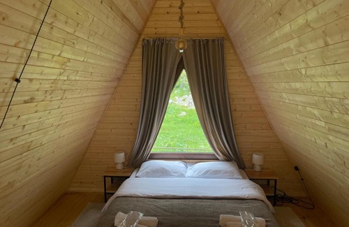 Kazbegi Cabina | Off Inn Kazbegi - cottages