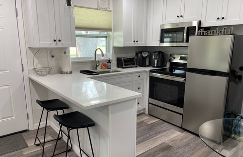 Brandon Casa | Off of I-75 and SR-60, newly renovated 1 bedroom unit mins to Airport/Downtown.