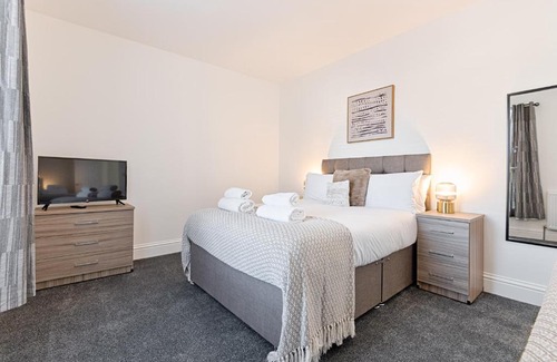 Morriston Apartamento | Off Road Parking for 3, 3 Bathrooms, Garden