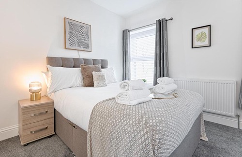 Morriston Apartamento | Off Road Parking for 3, 3 Bathrooms, Garden