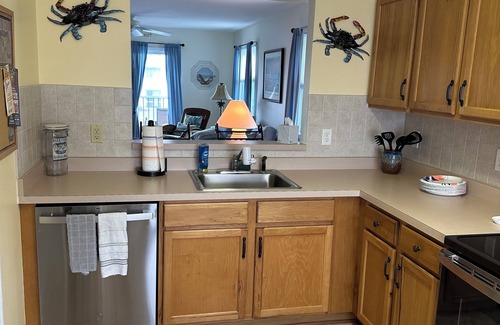Ocean View Condominio | Off-Season Getaway! 2BR2BA Bethany Bay Condo w/ Beautiful views!