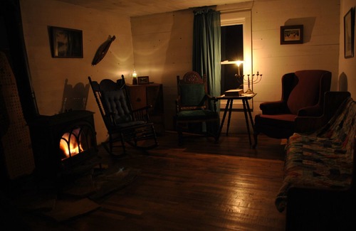 Todd Otro | Off-the-Grid Historic 1930 Farmhouse Adventure on Working Horse Farm with Sauna