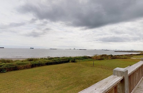 Galveston Casa | Off The Hook: 4 BR, 3 BA House in Port Bolivar, Sleeps 12