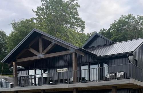 Newaygo Apartamento | Off the Hook