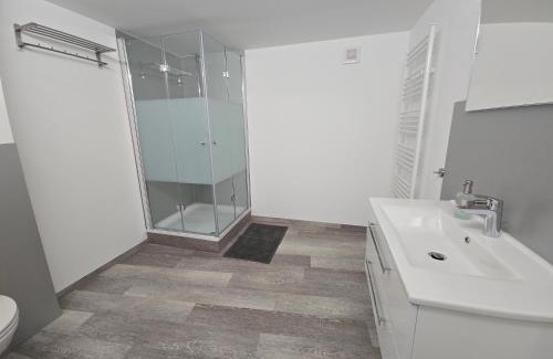 Ramstein-Miesenbach Apartamento | Offbase Lodging No8