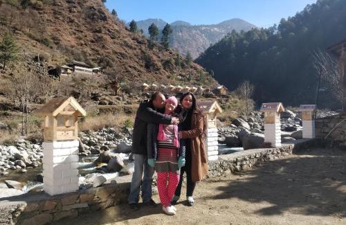 Banjar Cama Y Desayuno | Offbeat Abodes - Tirthan Valley