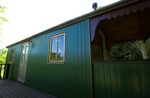 Brentwood Otro | offgrid showmans caravan