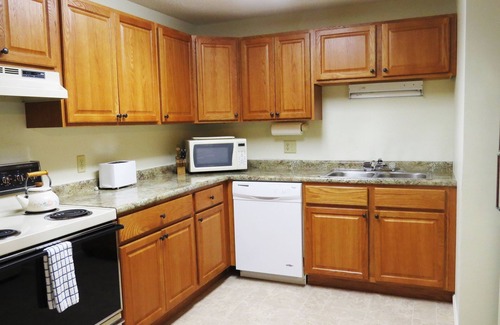 Bartlett Condominio | Official Seasons RMC Condo 15A - 2 Bedroom - sleeps 8 - Dog Fees