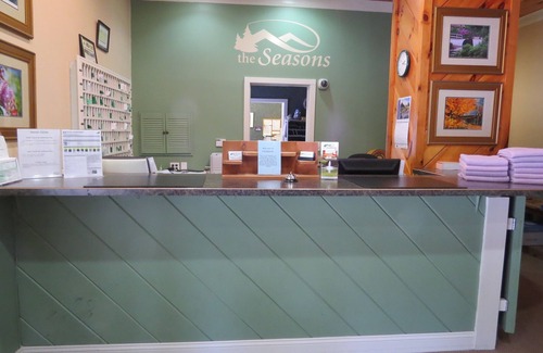 Bartlett Condominio | Official Seasons RMC Condo 15A - 2 Bedroom - sleeps 8 - Dog Fees