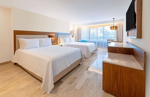 Área de la avenida Tulum Hotel | Oh! Cancun The Urban Oasis & Beach Club
