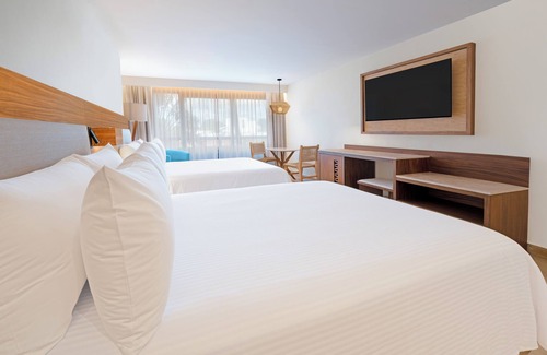 Área de la avenida Tulum Hotel | Oh! Cancun The Urban Oasis & Beach Club
