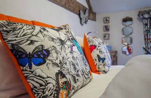 Whalley Casa | Oh So Snug