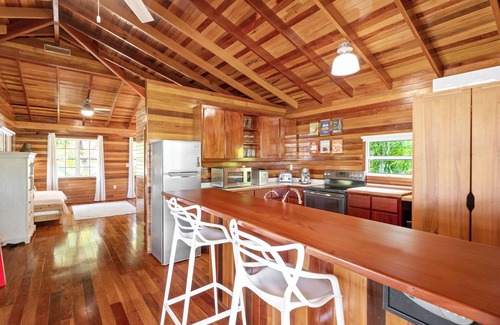 Placentia Cabina | OHANA KUKNAT BEACHFRONT cabin IN PLACENCIA village, clean, quiet, safe, private.