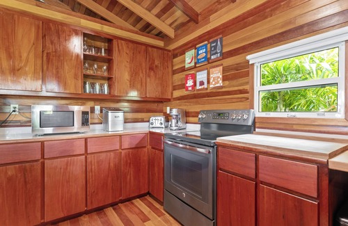 Placentia Cabina | OHANA KUKNAT BEACHFRONT cabin IN PLACENCIA village, clean, quiet, safe, private.