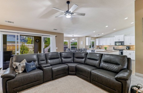 Redding Casa | Ohana Landing : WaterS\ide Spa* AirH0ckey