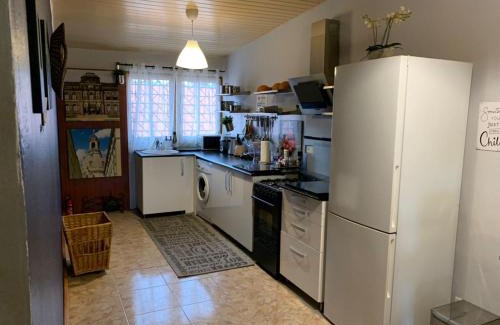 Nungua Casa | Oheneba Tema - Luxury Hot -Tub Retreat with Wi-Fi