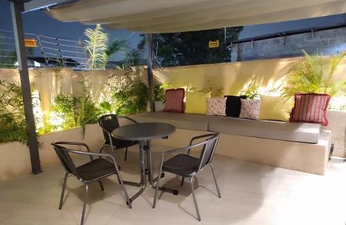 Nungua Casa | Oheneba Tema - Luxury Hot -Tub Retreat with Wi-Fi