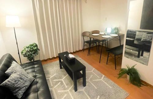 Tsuruhashi Apartamento | OHGIYA Pirate Manga Loft - 2 Bedrooms & 2 Toilets, Easy Access to Namba&Tennoji