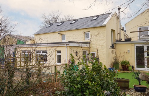 Ballaugh Cabaña | Oie Vie Cottage - A cosy, pet-friendly retreat for two, set in the Manx countryside. Mobility-frien