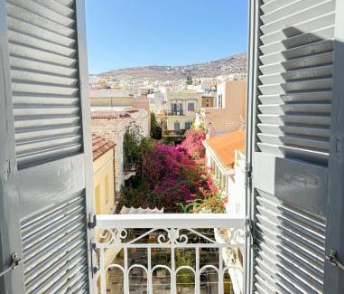 Ermoupoli Hotel | OIKO MINI SUITES