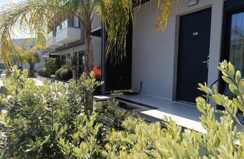 Gefira Mpania Apartamento | Oikos 9 Rooms and Suites
