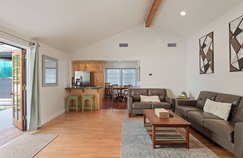 Ojai Cabaña | OJAI Cottage Retreat with touch of class with Mountain Views