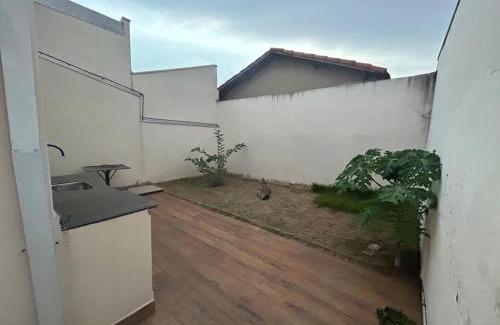 Santa Barbara d'Oeste Casa | Oka Guaranis - casa aconchegante para grupos c ar condicionado e café da manhã
