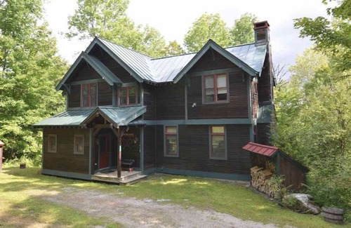 Ludlow Casa | Okemo Private Home Snowshoe Lodge Ludlow, VT