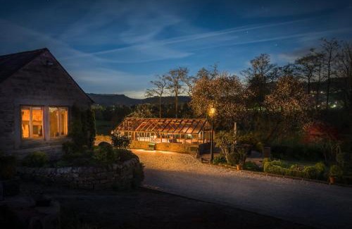 Matlock Casa | Oker Farm - Luxury farmhouse with hot tub in the Peak District