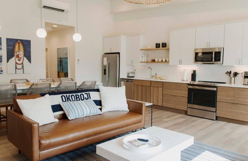 Okoboji Villa | Okoboji Flats 4 - Tres Habitaciones Villa, Capacidad 8