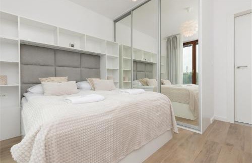 Praga Apartamento | Okrzei 8 - Apartment with 2 balconies by Renters