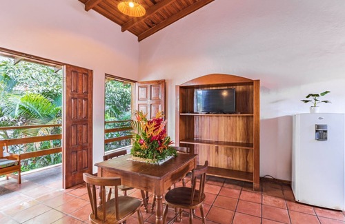 Playa Hermosa Apartamento | Ola Bonita BeachFront Apart Hotel
