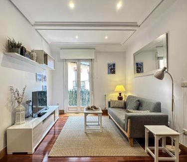 Antiguo Apartamento | Olas de Ondarreta - Local Rentss