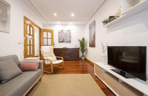 Antiguo Apartamento | Olas de Ondarreta - Local Rentss