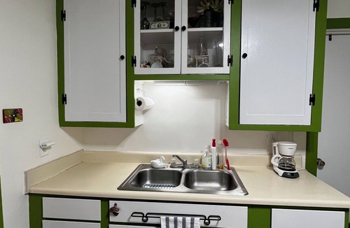 Barelas Casa | Old Adobe home, newly plastered & painted, near historic landmarks, great yard!