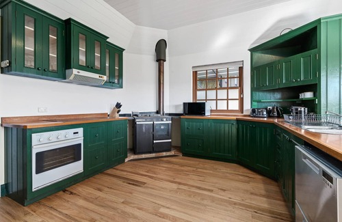 Eglinton Casa | Old Alloway House - Sleeps 8 - Farm Stay