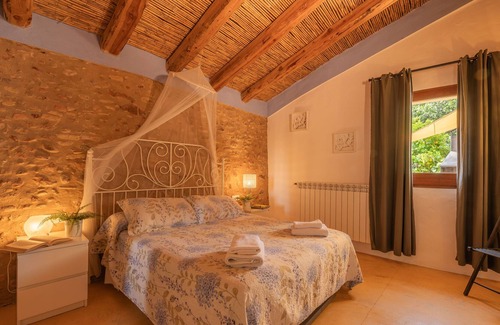 Sant Esteve de Guialbes Casa | Antiguo pajar restaurado entre Girona y Figueres, a tan solo 20 minutos del mar